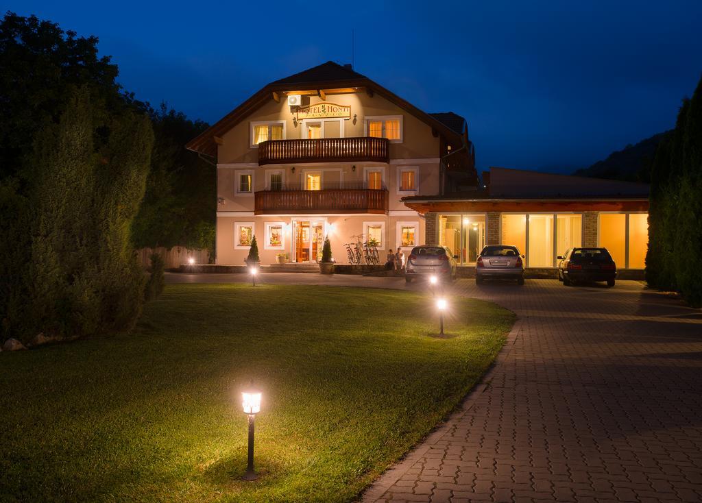 Hotel Honti Wellness Es Konferencia Szalloda فيشيغراد المظهر الخارجي الصورة