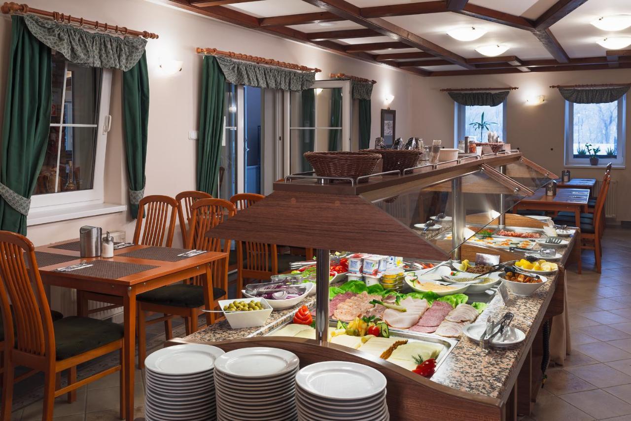 Hotel Honti Wellness Es Konferencia Szalloda فيشيغراد المظهر الخارجي الصورة